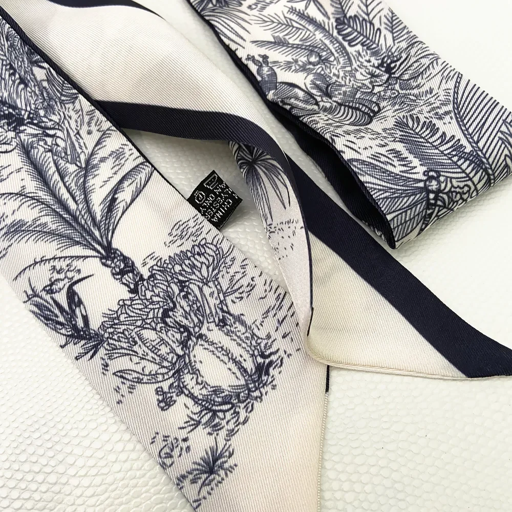 Шарф с удлиненной лентой, шелк – обзор и цена Travel Accessories Pouch